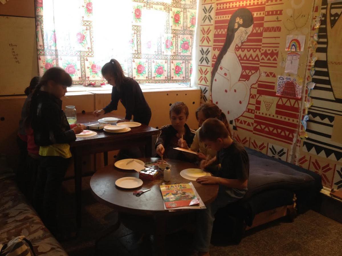 Lapsed Историческа ühisealmus meisterdamas